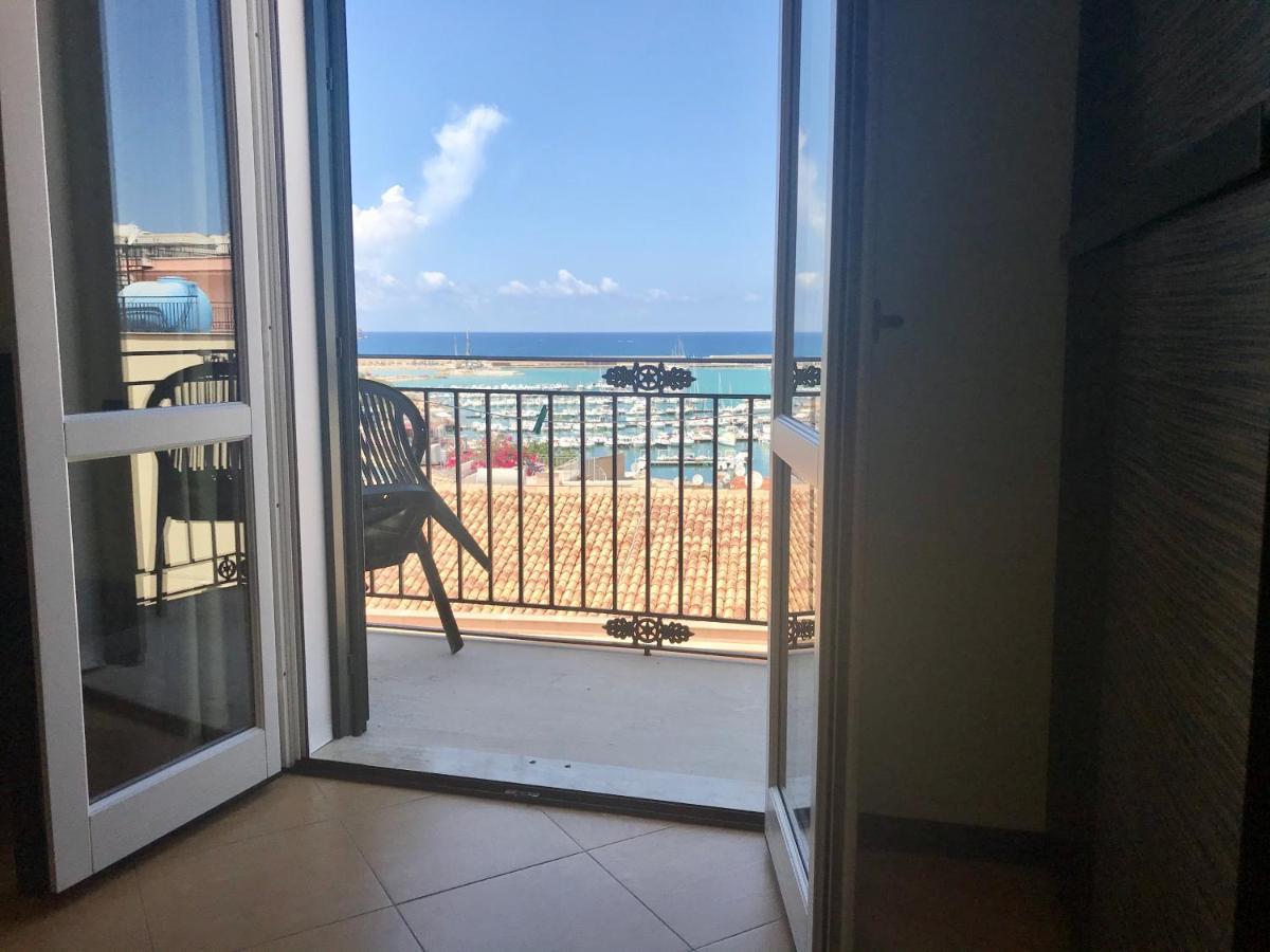 Castellammare Smart Rooms กัสเตลลัมมาเร เดล โกลโฟ ภายนอก รูปภาพ
