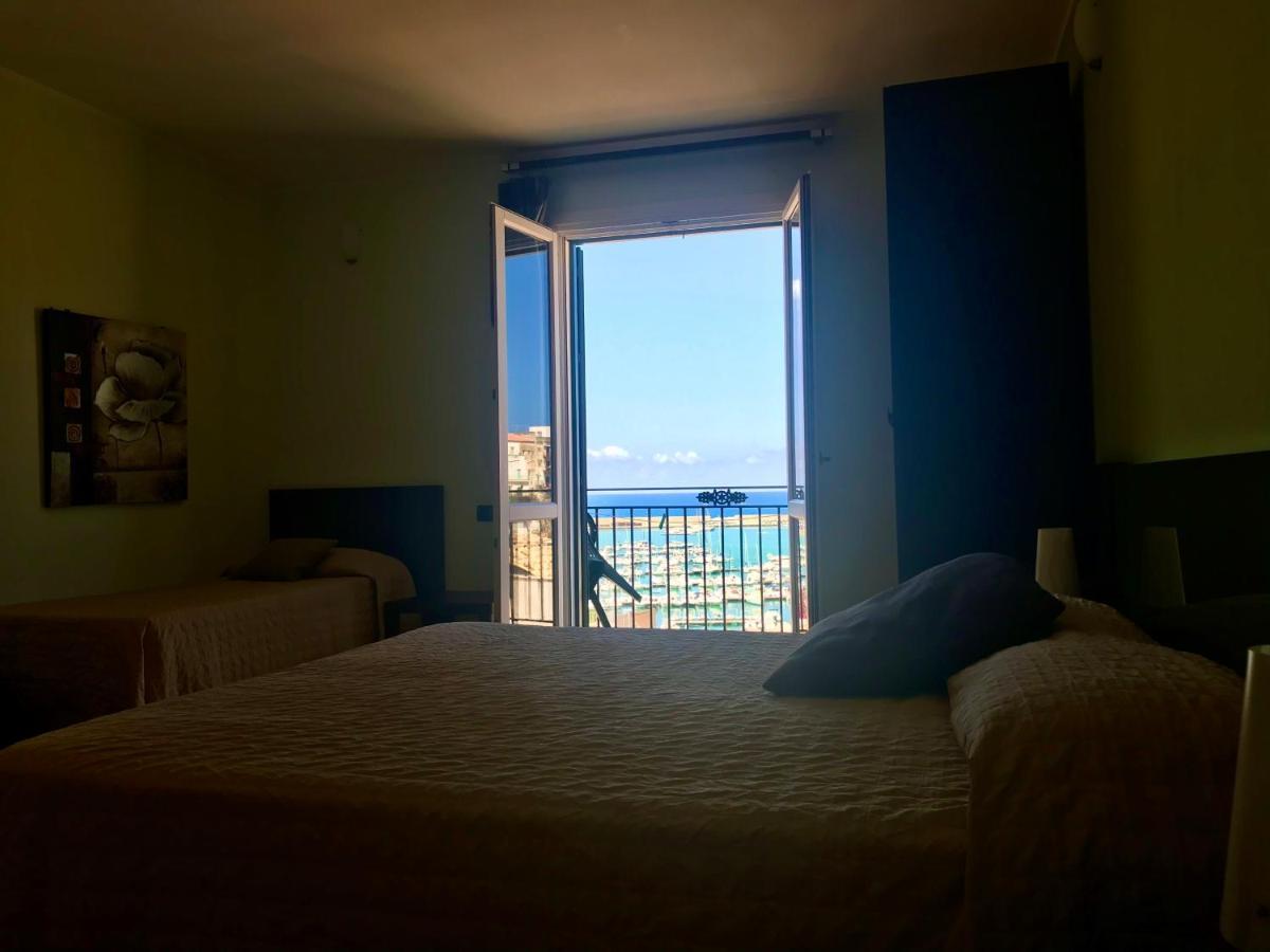 Castellammare Smart Rooms กัสเตลลัมมาเร เดล โกลโฟ ภายนอก รูปภาพ