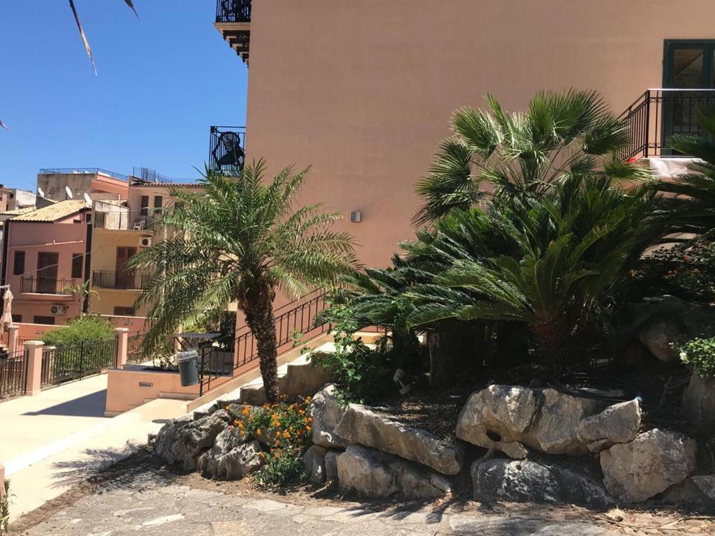 Castellammare Smart Rooms กัสเตลลัมมาเร เดล โกลโฟ ภายนอก รูปภาพ